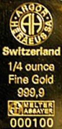 Der 1/4 Unzen  Feingoldbarren: So groß wie eine Handy-Sim-Karte und mit rund 7,8 Gramm ähnlich schwer wie 1 Euro (7,5 Gramm), aber weit über 300 Mal mehr Wert als die 1 Euro Münze